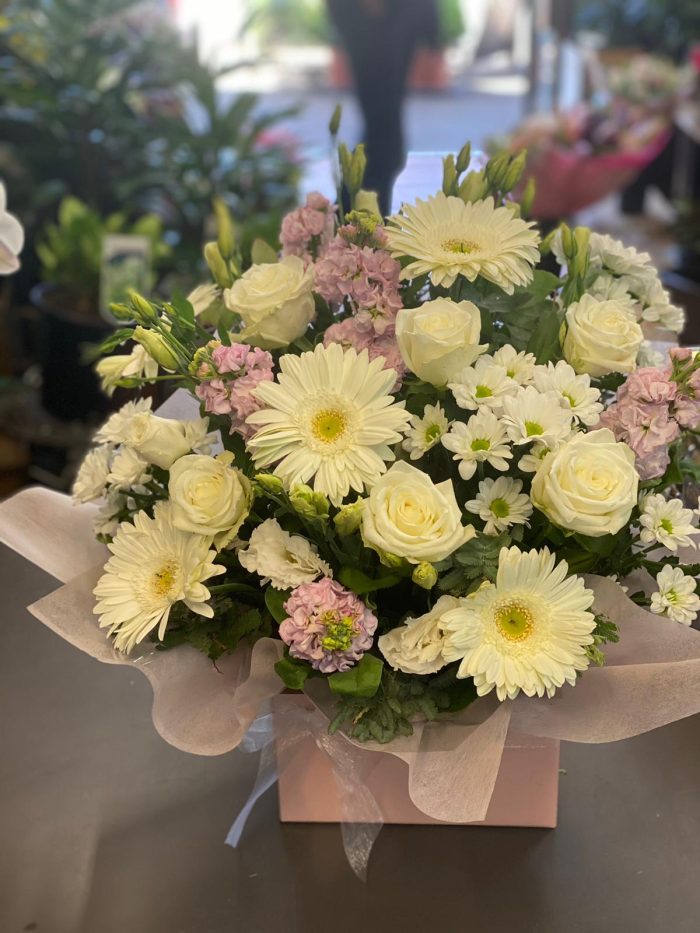 Florist`s Choice Bouquet - Image 7
