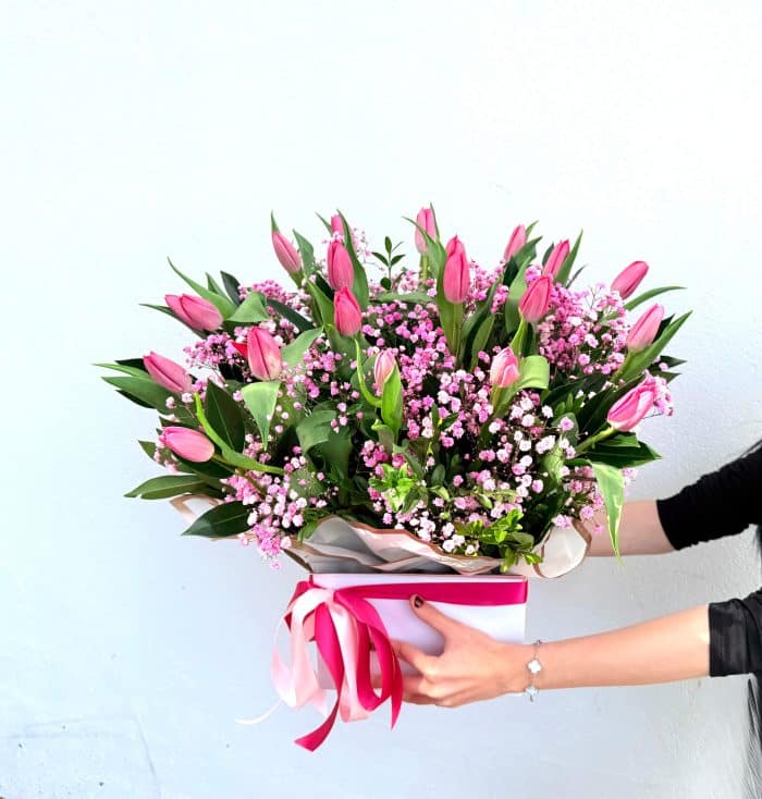 Spring Kiss Tulip Box